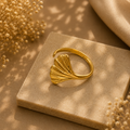 Ginkgo Blad Åben Ring i Guld