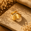 Tredobbelt Spiral Åben Ring i Guld