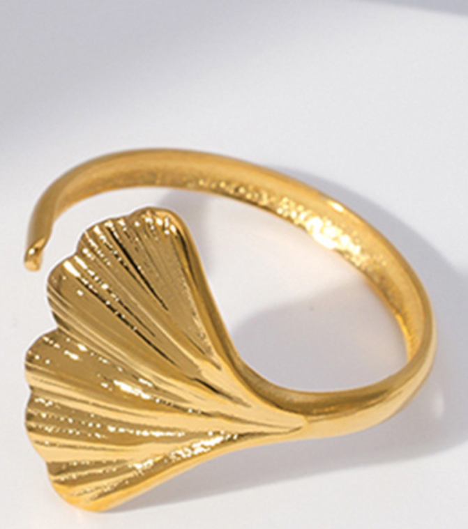 Ginkgo Blad Åben Ring i Guld