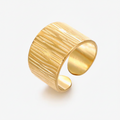 Bred Bark Tekstur Cuff Ring i Guld